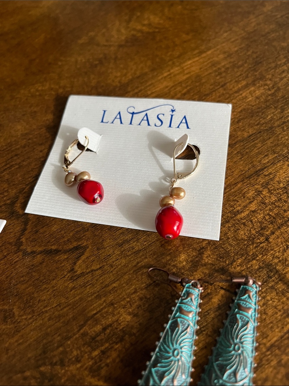 Assorted earring lot. Pierced - Picture 6 of 14